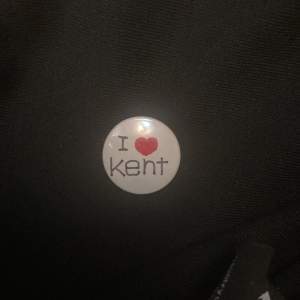 Jag gör flera pins kan göra custom Kent är bara ett exempel. Billigare frakt med frimärke som är 15kr 