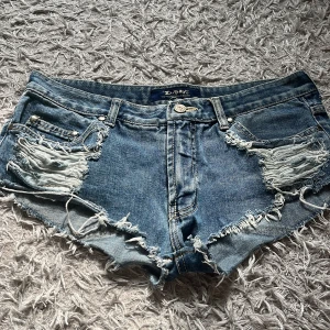 Jeans shorts  - Ett par jättefina jeans shorts från D-day i ett jättefint skick 