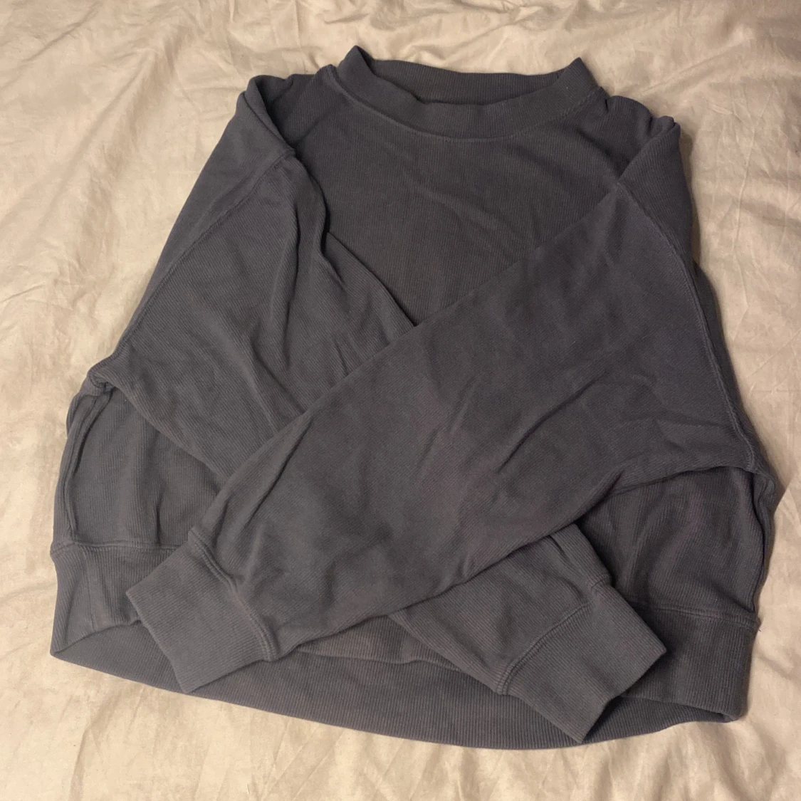 Mjuk grå tröja
