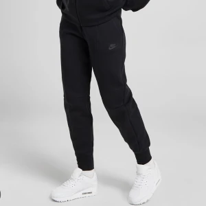 Nike tech fleece byxor - Helt nya nike tech byxor, aldrig använt dom.