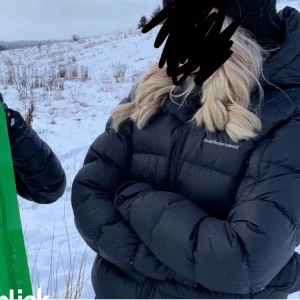 Peak performance jacka  - Svart dum Jacka som är figursydd (lånad bild)❤️