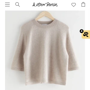 Stickad other stories tröja - Säljer min fina trekvarts ärmade tröja som har används men har blivit väl omhändertagen! Skriv för fler bilder eller funderingar!❤️