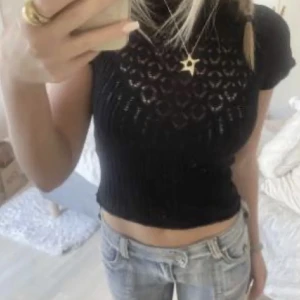 Snygg svart topp - Skit snygg svart topp ifrån zara som är slutsåld💗