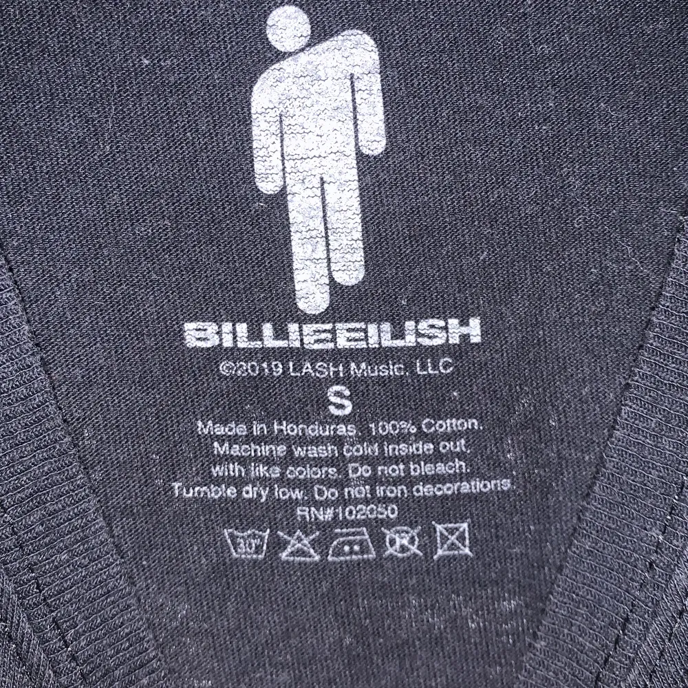 Vintage Billie Eilish merch köpt på lollapalooza. Passar till storlek xs-s. T-shirts.