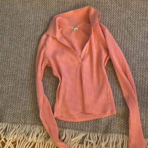 Tröja Monki - Monki tröja strl S. Går bra att buda💓