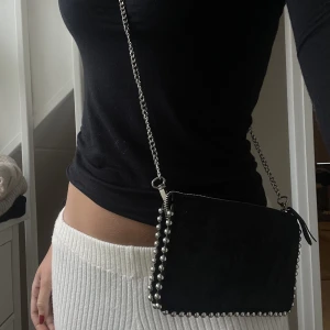 ZARA VÄSKA - supersöt och snygg väska från Zara.