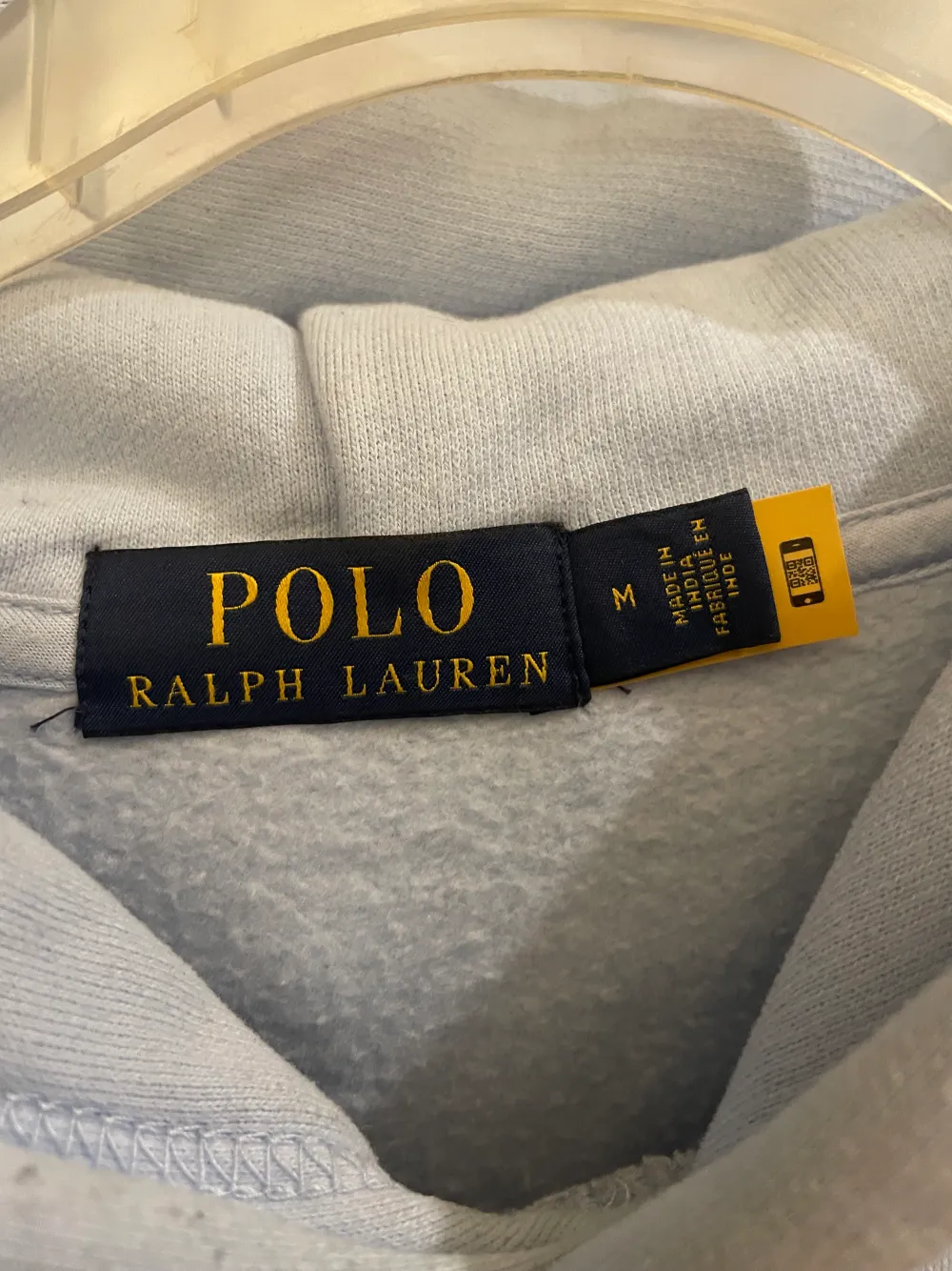 Hej, jag säljer min polo hoodie eftersom den har blivit liten på mig! Väldigt bra skick (nästan som ny) eftersom den köptes på sommaren och jag hann ta på mig den endast enstaka gånger! För mer info gärna slå en signal! . Hoodies.