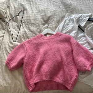 Stickad topp - Stickad topp från Zara, storlek xs. 💖 kom med prisförslag 