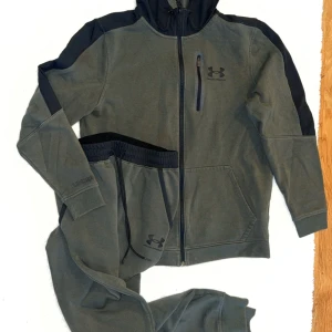 Under armour - Tcacksuite