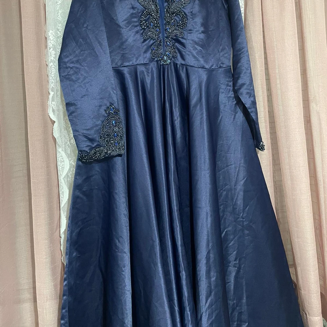 En lyxig klänning till salu  - 90