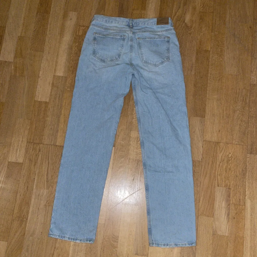 Low straight jeans från gina, knappt använda🤍. Jeans & Byxor.