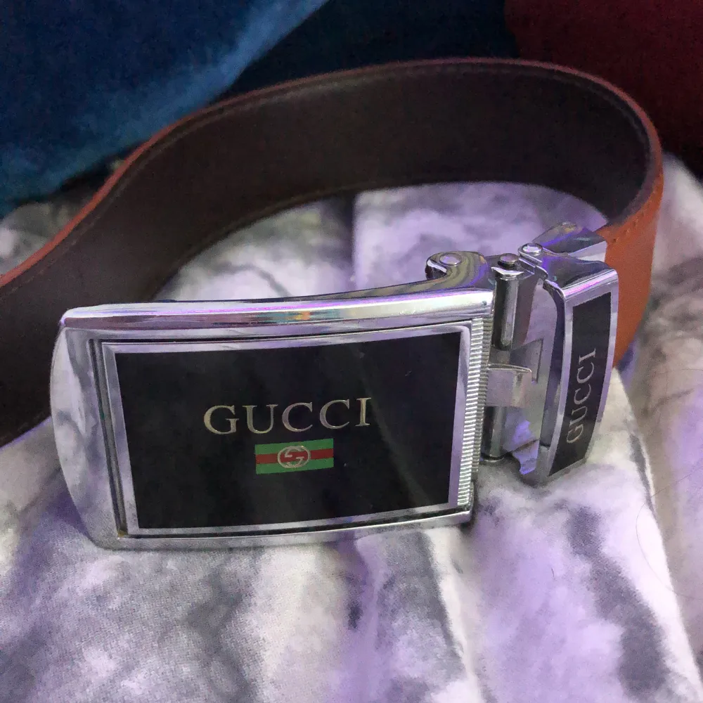 Säljer detta Gucci bälte som aldrig har använts,  priset kan diskuteras. 100% läder. Övrigt.