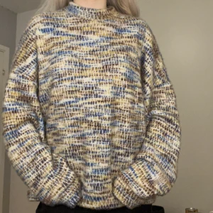 Stickad tröja - Mönstrad stickad tröja från bershka!