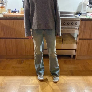 Jense  - Lågmidjade Jens som inte passar längre men skriv till mig om ni undrar någonting om mått och sånt 