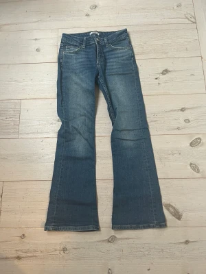 Gina jeans  - En par jätte snygga jeans från Gina young. Säljer då dem inte kommer till användning 