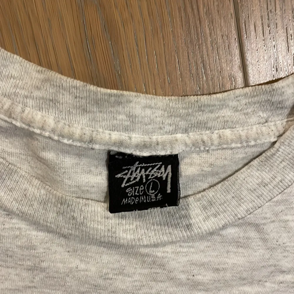 Vintage Stussy T-shirt  Storlek: L Köpt på Scandivintageshop. T-shirts.