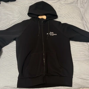 Peak performance zip hoodie - Peak zip hoodie storlek M i mycket bra skick