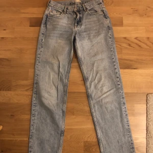 Raka jeans - Lågmidjade raka jeans från Gina 💗