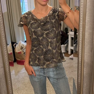Topp - Super fin blus som är köpt vintage ❤️
