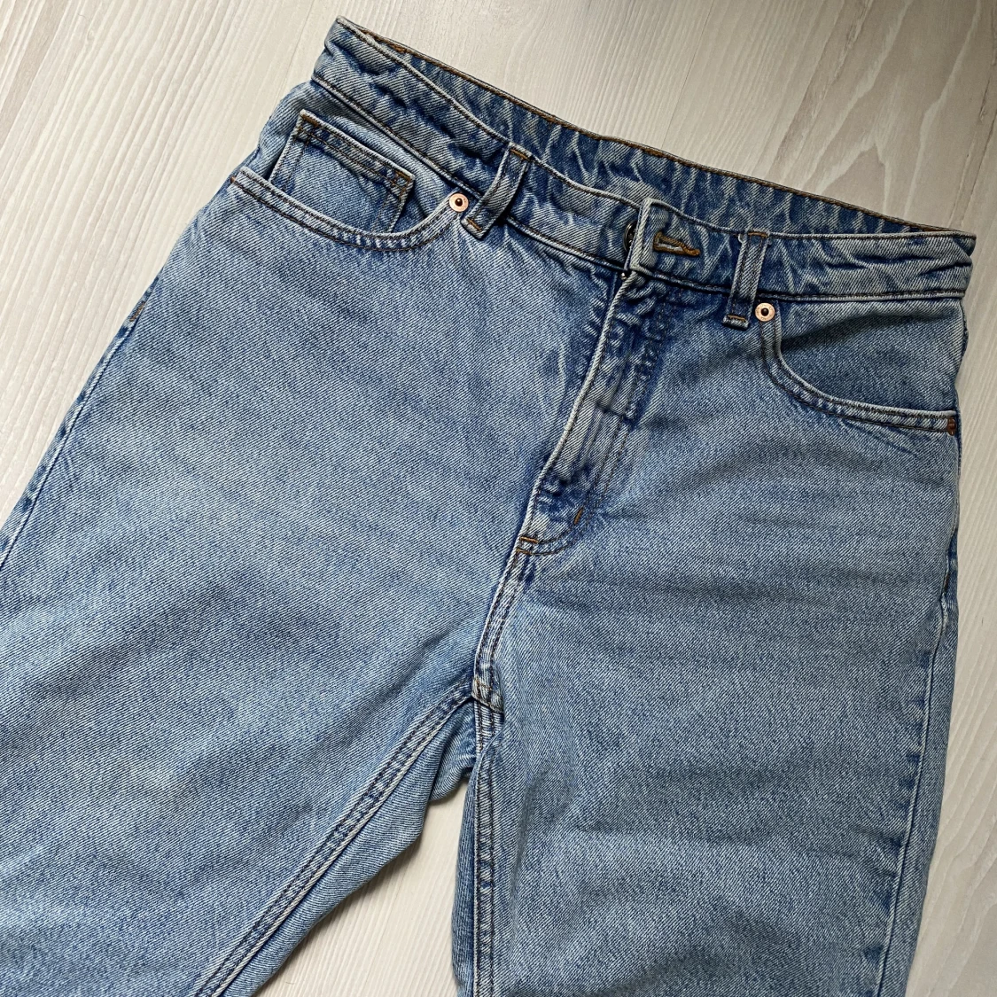 Momjeans från Monki - 90
