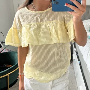 Topp!  - Så snygg gul topp! 