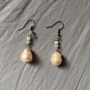 Pärlörhängen  - Skriv om ni har frågor (: