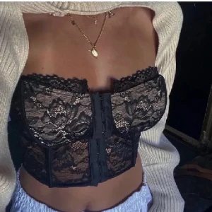 Topp från byanastasia - Säljer denna superfina toppen från byanastasia! Använda ca 1 gång så i fint skick! 💕