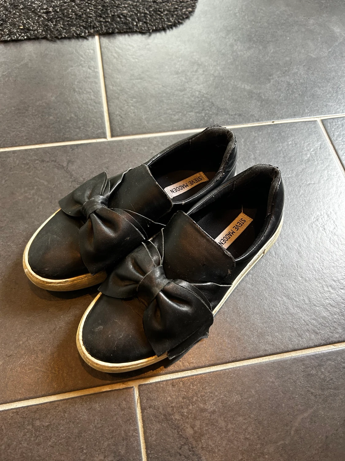 Svarta sneakers  - 90