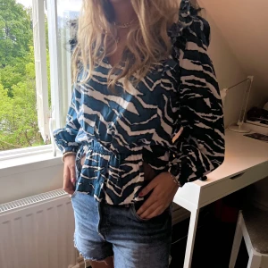 Zadig topp - Snygg blus från Zadig & Voltaire! 
