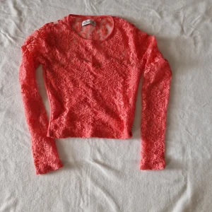 Spetstopp Hollister XS - Söt spetstopp från Hollister i lite kortare modell. Korallfärgad. Använd någon enstaka gång