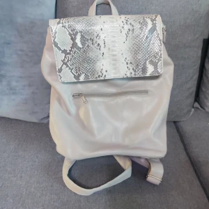 Ryggsäck  - Fint skick. Kp för mer bilder och info