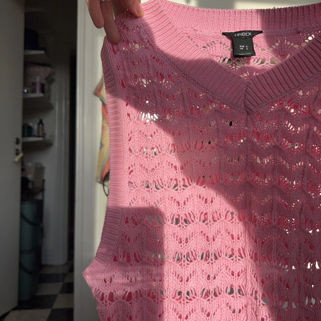 Rosa virkad väst från Lindex - 90