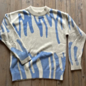 Tröja  - Tröja från Young Gina Tricot i använt men bra skick. 