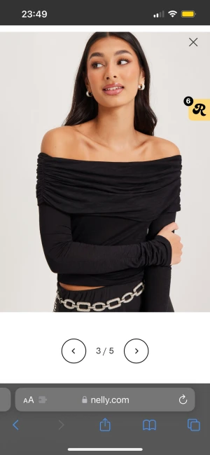 Off shoulder top  - Jättefin off shoulder topp från Nelly🩷🩷den är aldrig använd och har även prislappen kvar.  
