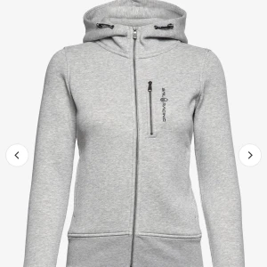 Sail racing hoodie  - Den kommer inte till användning. Köparen står för frakten.