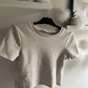 stickad tröja - Hej!! säljer denna fina tröja för den ej kommer till användning. Skriv privat för fler bilder❤️