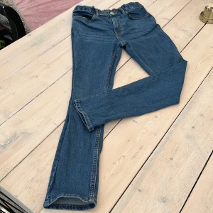 Jeans - Skinny jeans. Hela och relativt sparsamt använda. 