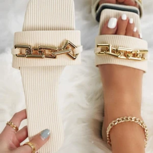 Sandaler  - Helt nya och aldrig använda i strl 38