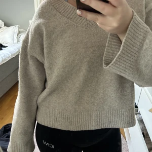Weekday stickadtröja  - Superskön stickadtröja från weekday🌸 knappt använd så i nyskick 