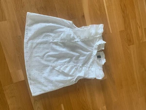 Blus Hm  - Söt blus i fint skick