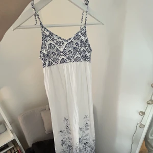 Bohemisk klänning - Jättefin helt ny!
