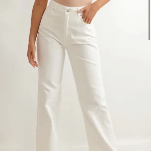 NYA CHIQUELLE Bootcut - Nya aldrig använda bootcutjeans/vida jeans från Chiquelle. Säljer då de inte passar mig. Storlek 38🤍 