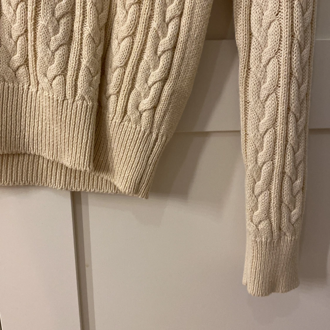 Kabelstickad tröja - 91
