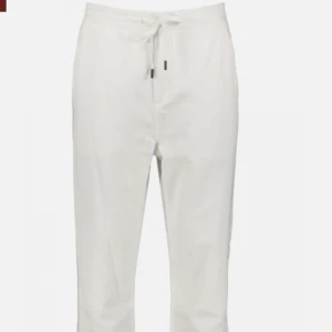 Linnebyxor  - helt nya Tiger of Sweden byxor Nypris: 1799kr Säljer de för att de var för små för mig! Det är bara fråga om du har några frågor eller vill ha ytterligare bilder. :)