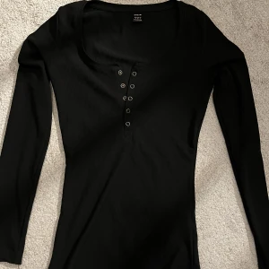 Tröja - Tröja med knappar Frakt 45