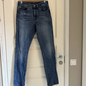Levis 501 - Levis 501 i väldigt fint skick knappt använda, strl W26 L32