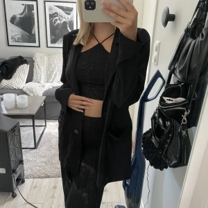 Blazer  - Säljer denna blazer från nakd. 