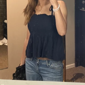 Linne - Den här populära fina toppen, knappt använt den så den är i bra skick 