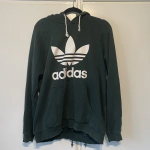 Adidas hoodie  - Adidas hoodie i storlek L. Äkta.  60 kr + frakt 🥰