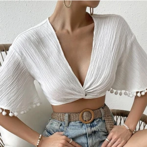 strand tröja - så fin tröja till ex stranden eller när man är utomlands , aldrig kommit till användning därav jag säljer. 